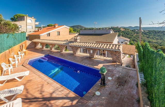 3 bedroom accommodation in Tordera