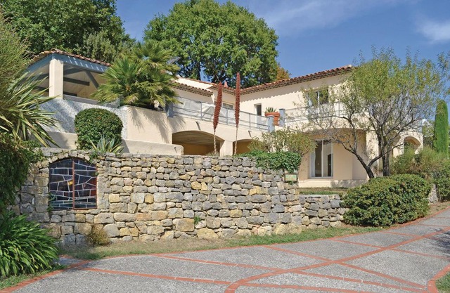 3 bedroom accommodation in Cabris
