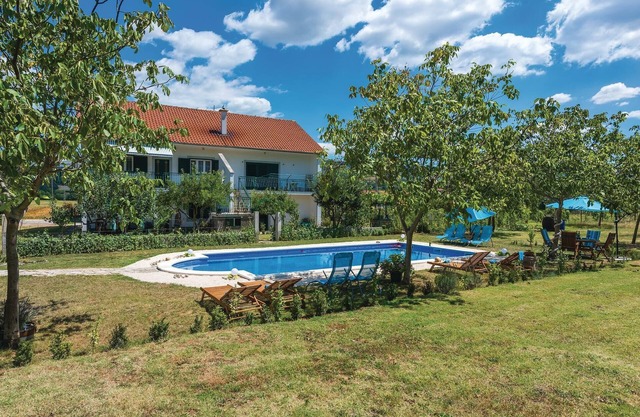 3 bedroom accommodation in Ruzic