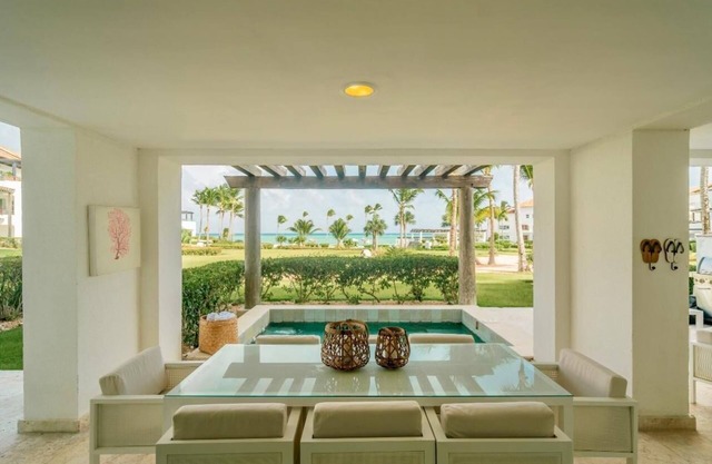 3-bedroom apartment in charming Punta Cana with WiFi, AC