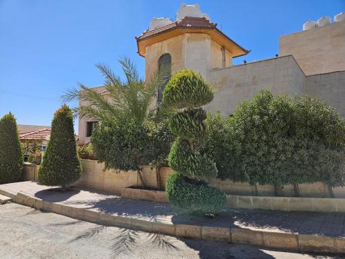 3 Bedroom Apartment in a quiet area