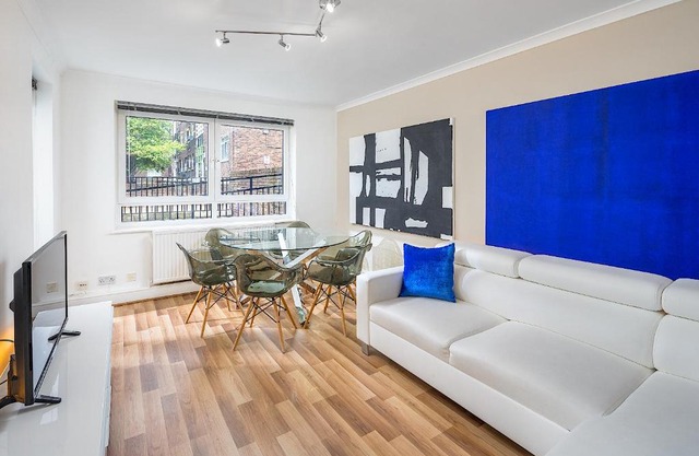 3 Bedroom Apartment in Little Venice by Paddington