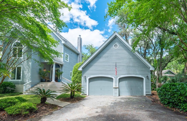 3 Bedroom Beach House behind Vanderhorst Gate