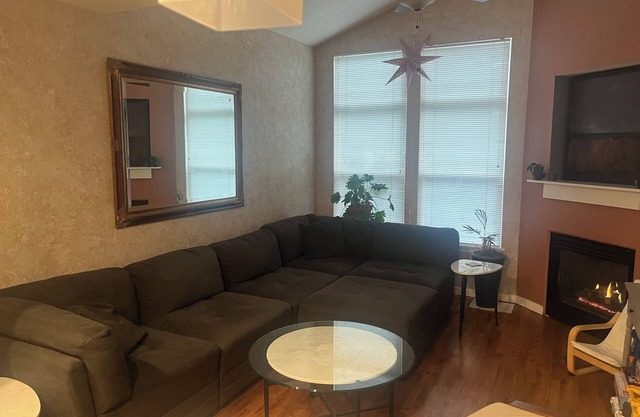 3-bedroom condo in awesome Longmont with central air, fireplace, and pool