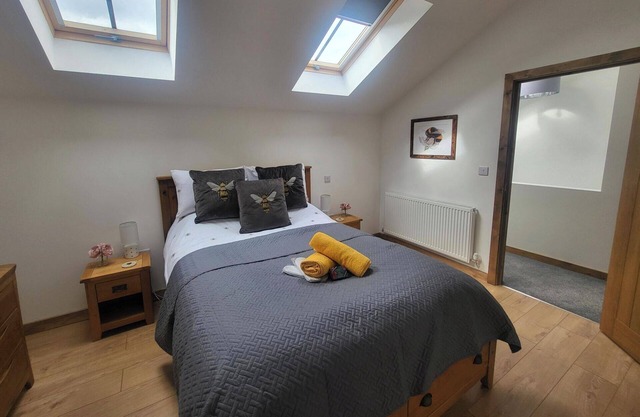3 Bedroom Cottage - Hot Tub,