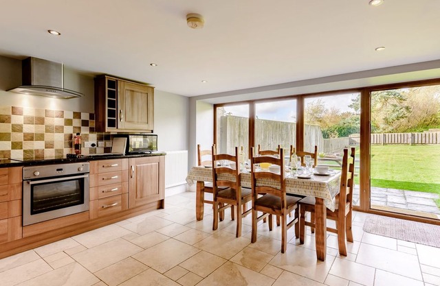 3 bedroom Cottage in Shorwell - 74209