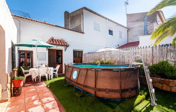 3 bedroom accommodation in Cuevas del Campo