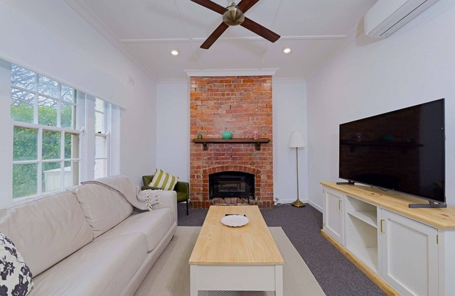 3-Bedroom House in Griffith Retreat