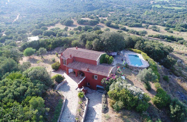 3 bedroom villa with swimming pool in a natural setting