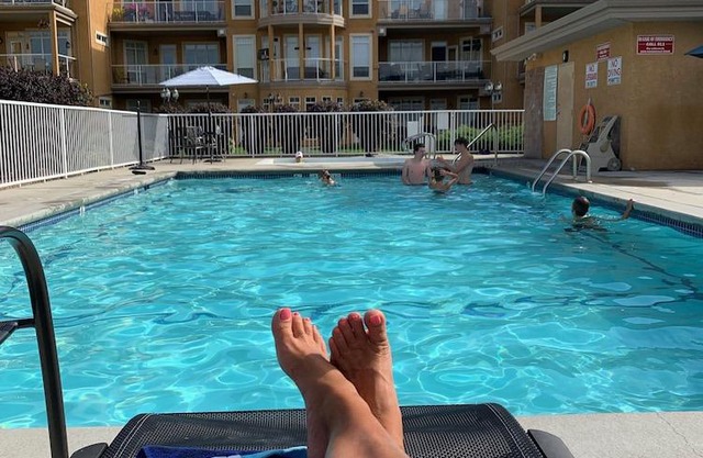 3 Bedroom lake front ground level Condo!!!! Boat lift available