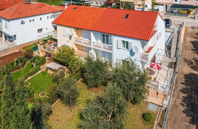 3 bedroom nice apartment in Posedarje