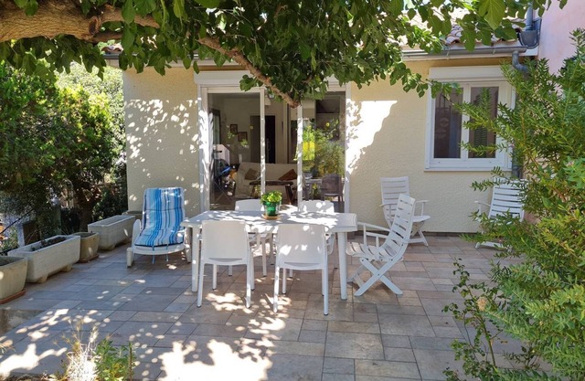 3 bedroom villa in the center of Saint Mandrier village