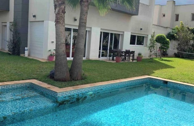 3-bedroom villa with pool in Parc Lilas