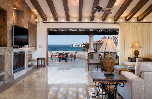 3 BEDROOM WATERFRONT PENTHOUSE/LA ESTANCIA - other size suite also available