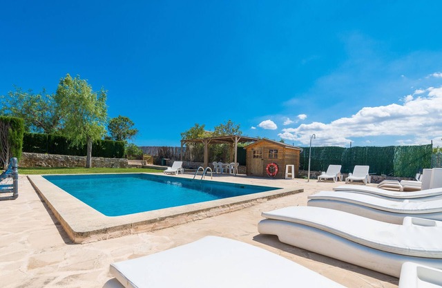 3 bedrooms/3 bathrooms/Private pool/Tennis court/Organic garden/Bbq/Wifi