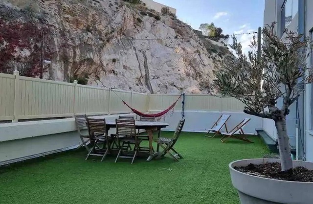 3 bedrooms and terraces 2 steps from the sea! Family