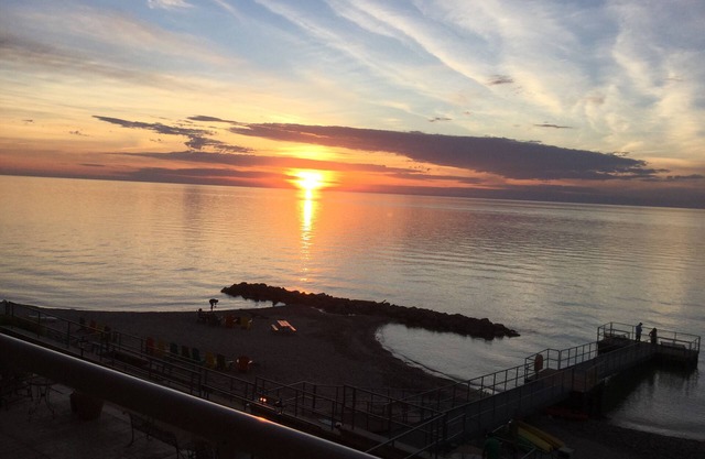 3 BR condo on Lake Erie sleeps 6. Indoor Pool!! Booking now for Fall!!
