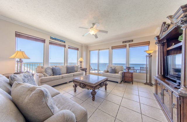 3 Br* Gulf Crest End Unit King Size Beds All Bedrooms Beach Chairs Included