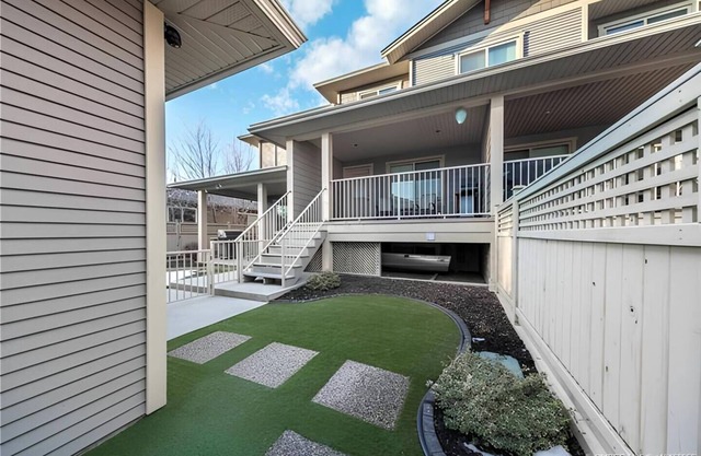 3 Br Townhouse Downtown Kelowna