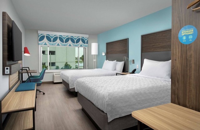 3 Contemporary Units, Free Breakfast and Airport Shuttle! Near Magic City Casino