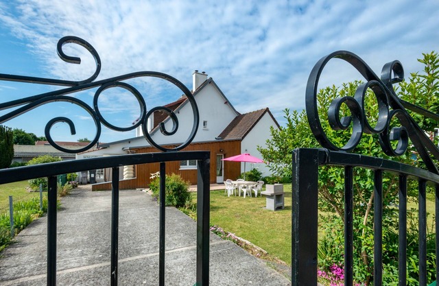 3* FURNISHED COTTAGE 'LES ARUMS