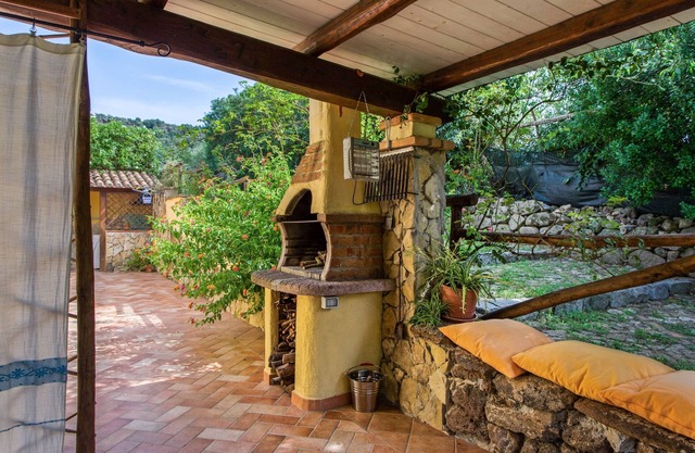 3 Independent Apartments in Villa Teresa with Terraces, Garden & Wi-Fi