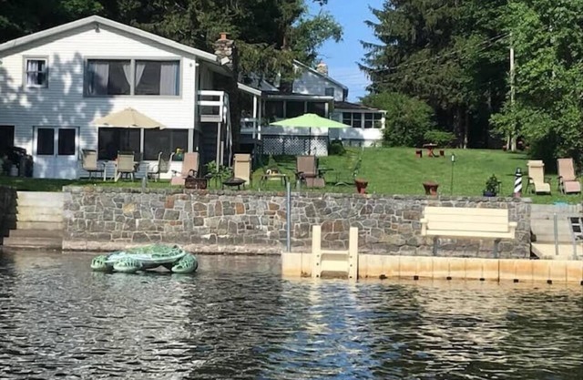 3 Lake Cottages , Waterfront for 25 Guests