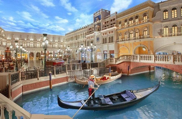 3 Luxury King Rooms at The Palazzo at The Venetian, Outdoor Swimming Pool!