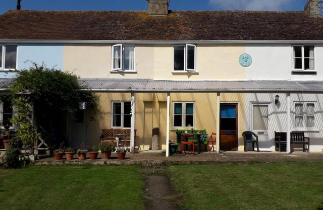 3 Lymbrook Cottage