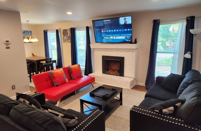 3 miles to FSU-Midtown Luxe-Comfy High end beds