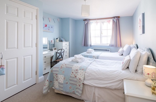 3 Ogilvie Lodge - sleeps 4 guests in 2 bedrooms
