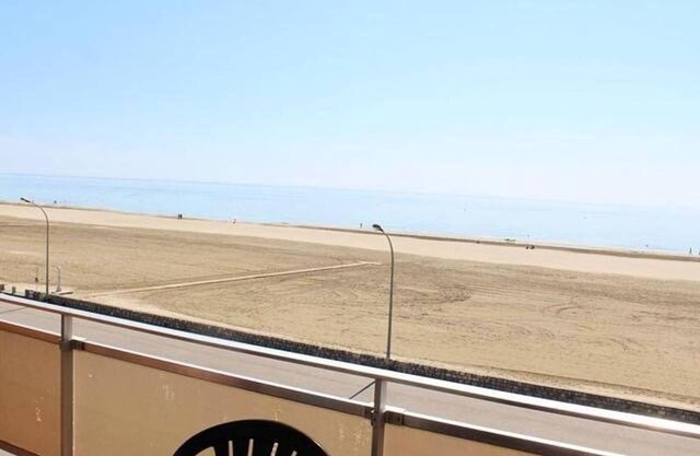 3-room apartment with parking, 10m from the beach - sleeps 6