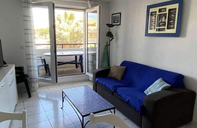3-room apartment on the marina, 500m from the beach, for 6 people