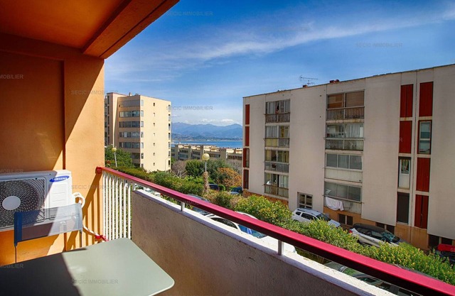3-room apartment with air conditioning and parking - 4 people