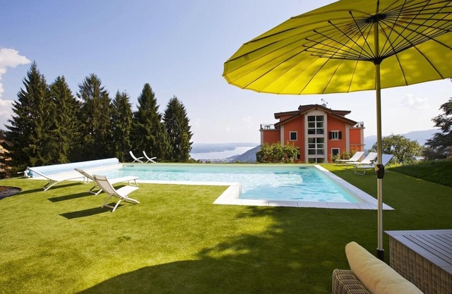 3-room corner apartment in a prestigious villa from 1850 with solar-heated pool
