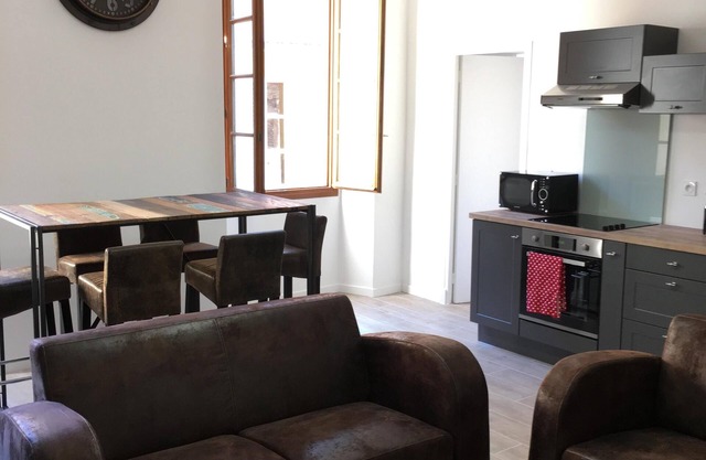 3 rooms Old Nice close to the sea
