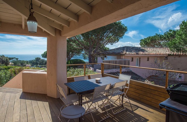 3 ROOMS VIEW BAY AND SARDINIA