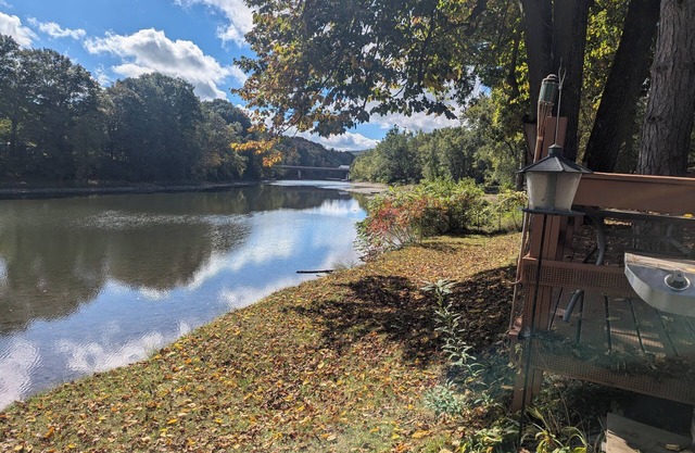 3 Season Getaway Right on the River!