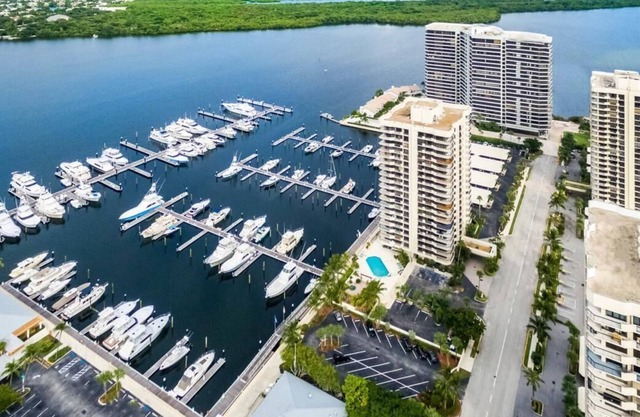3 Spacious Units, Golf, Tennis, Spa, Hiking, 5 Outdoor Pools