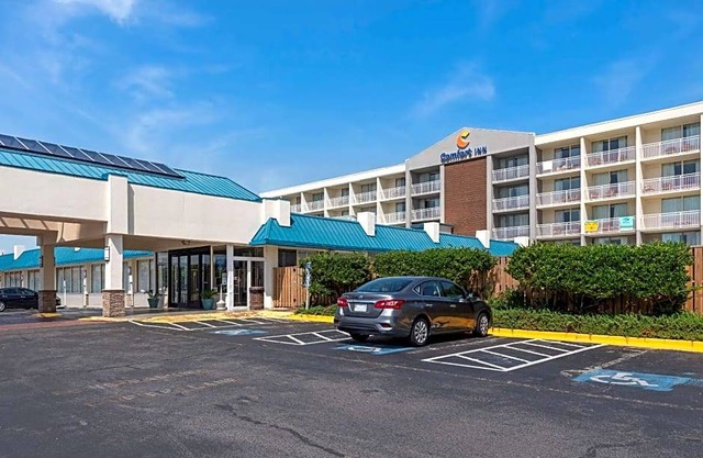 3-Star Hotel ∙ Comfort Inn on the Ocean