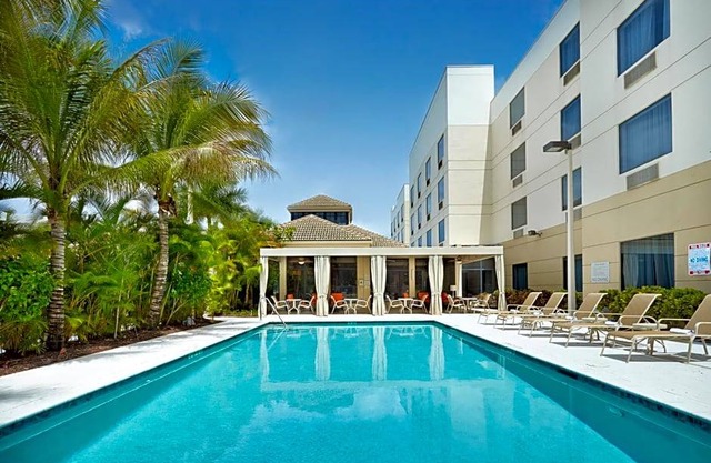 3-Star Hotel ∙ Hilton Garden Inn West Palm Beach Airport