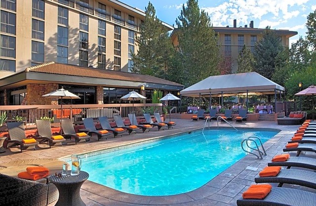 3-Star Hotel ∙ Denver Marriott West
