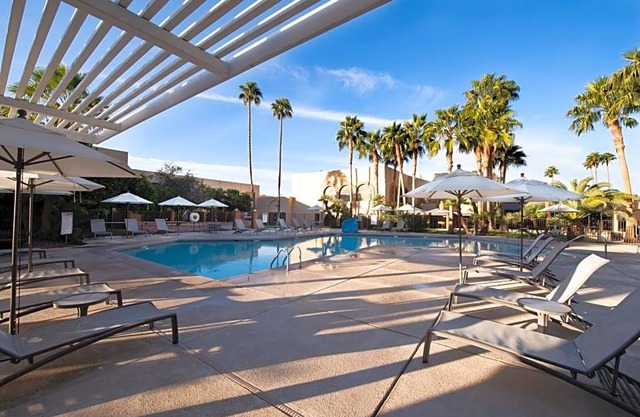 3-Star Hotel ∙ DoubleTree by Hilton Tucson-Reid Park