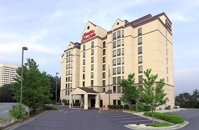 3-Star Hotel ∙ Hampton Inn & Suites Atlanta-Galleria