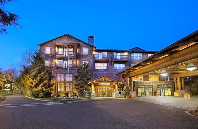 3-Star Hotel ∙ Heathman Lodge