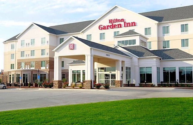 3-Star Hotel ∙ Hilton Garden Inn Cedar Falls Conference Center