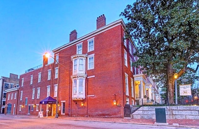 3-Star Hotel ∙ Linden Row Inn