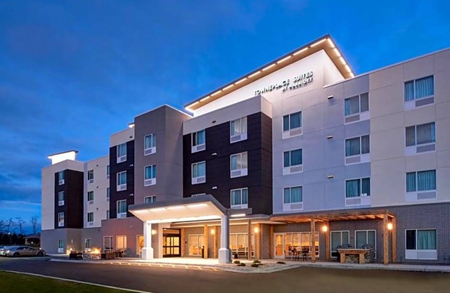 3-Star Hotel ∙ TownePlace Suites by Marriott Grand Rapids Airport