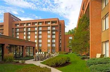 3-Star Hotel ∙ DoubleTree by Hilton Hotel Syracuse