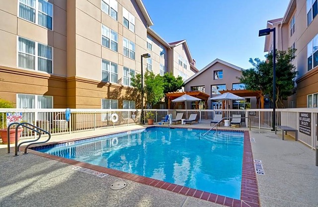 3-Star Hotel ∙ Homewood Suites by Hilton San Antonio Northwest